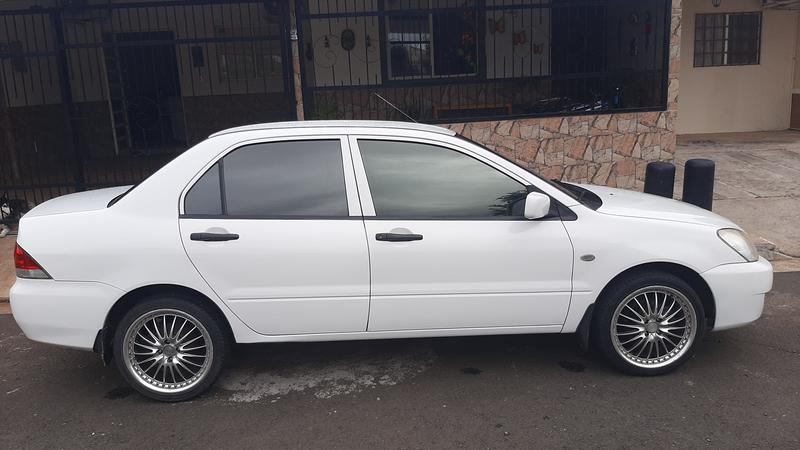 Mitsubishi Lancer • 2010 • 125,829 km 1