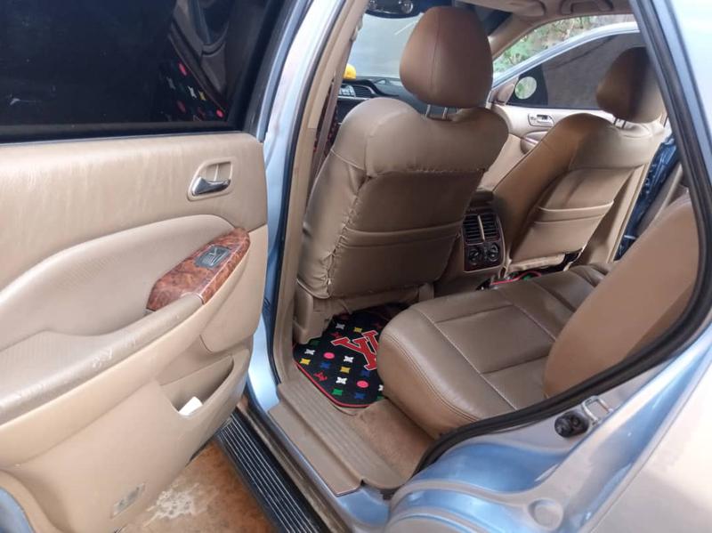 Acura MDX • 2005 • 170,000 km 8