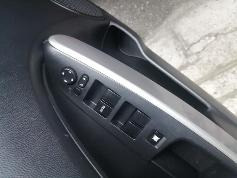 Mazda 2 • 2014 • 96,000 km 3