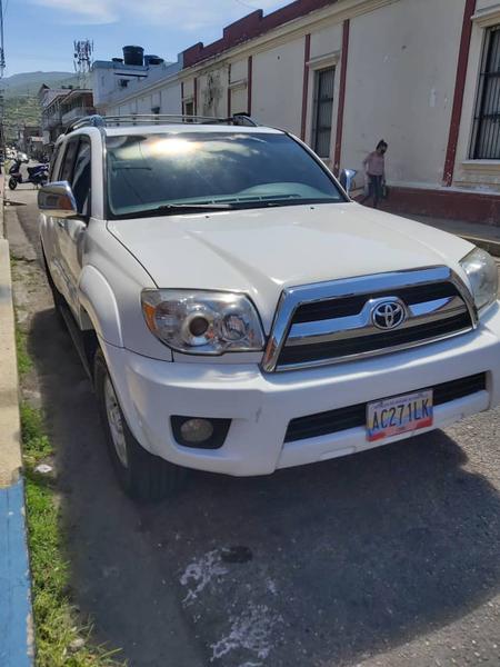 Toyota 4-Runner • 2007 • 193,500 km 1