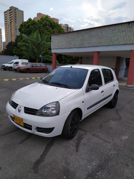 Renault Clio • 2013 • 72,000 km 8