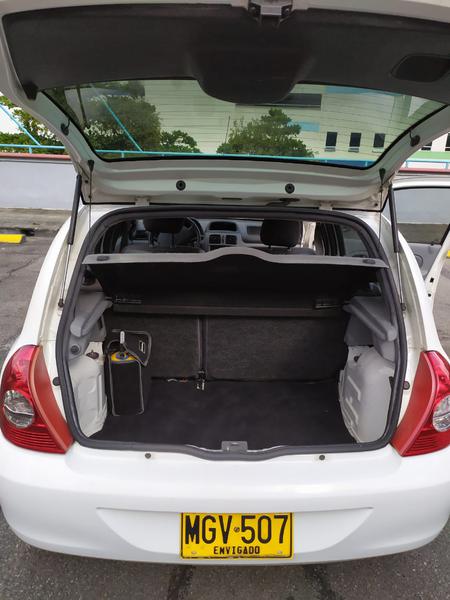 Renault Clio • 2013 • 72,000 km 7