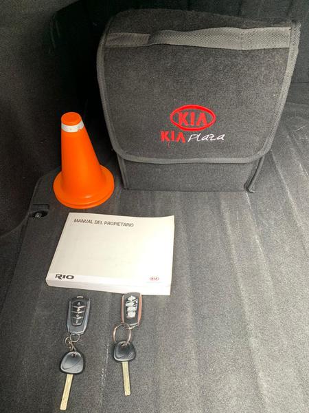 Kia Rio • 2015 • 44,300 km 12