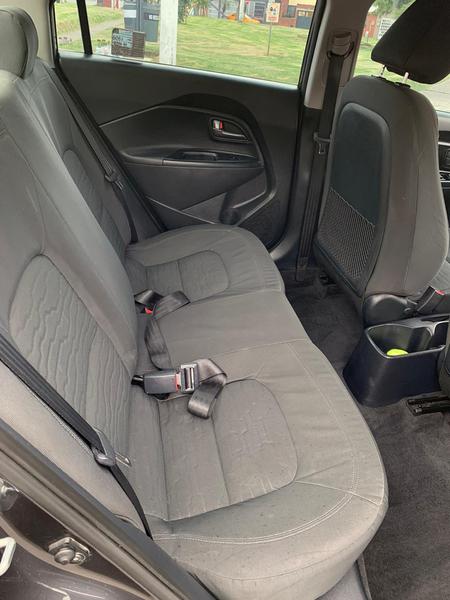 Kia Rio • 2015 • 44,300 km 11
