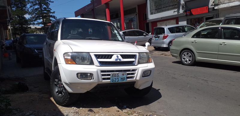 Mitsubishi Pajero • 2003 • 250,000 km 1