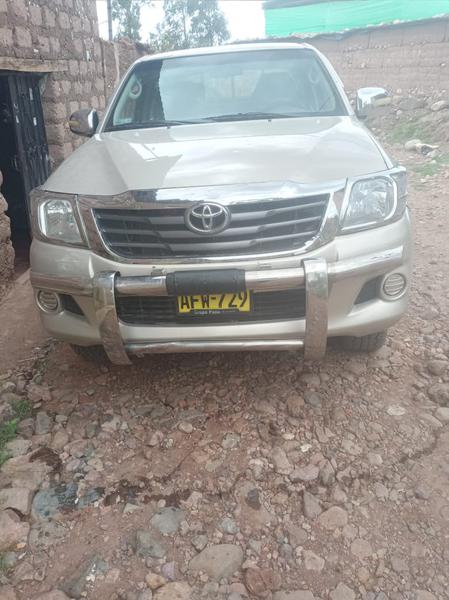 Toyota 4 Runner Limited • 2014 • 105,000 km 4