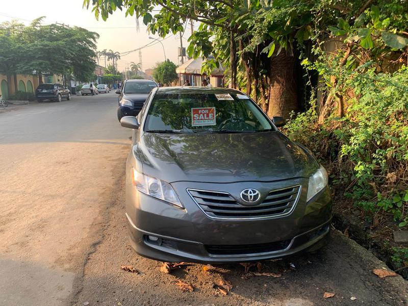 Toyota Camry • 2007 • 94,000 km 4