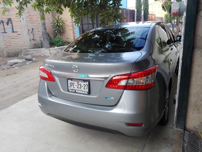 Nissan Sentra 2.0 • 2013 • 116,000 km 1