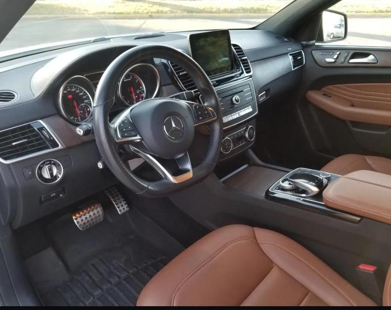 Mercedes-Benz GLE • 2018 • 51 km 4