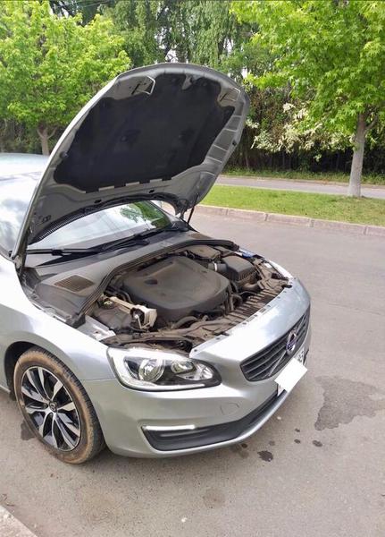 Volvo S60 • 2018 • 52,000 km 4