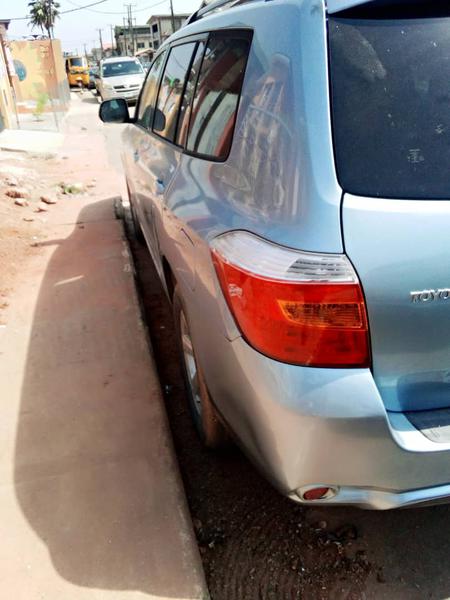 Toyota Highlander • 2009 • 200 km 3