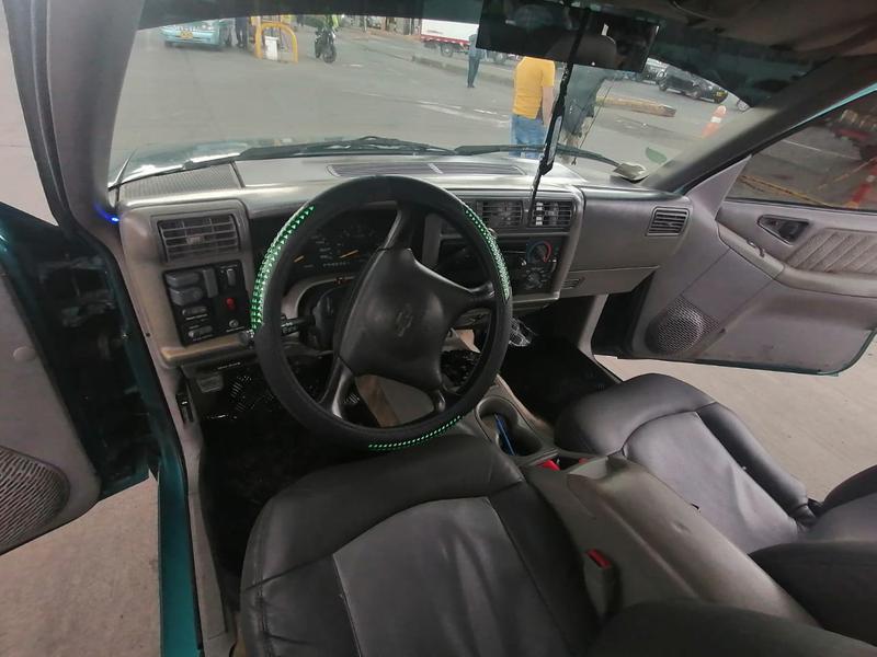 Chevrolet Blazer • 1995 • 170,000 km 3