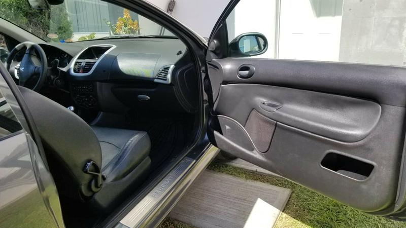 Peugeot 207 • 2011 • 110,000 km 9