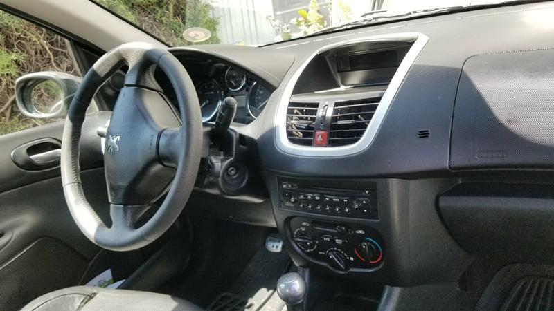 Peugeot 207 • 2011 • 110,000 km 4