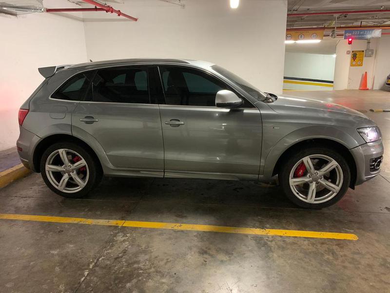 Audi Q5 • 2010 • 135,000 km 2