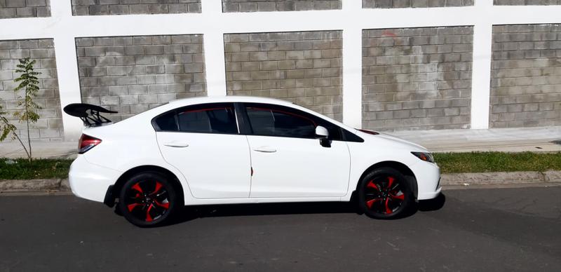 Honda Civic • 2013 • 61,000 km 1