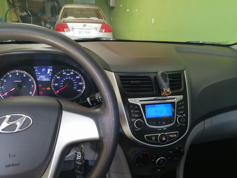 Hyundai Accent • 2013 • 112,000 km 1