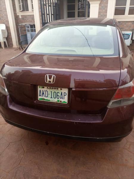 Honda Accord • 2009 • 186,000 km 5