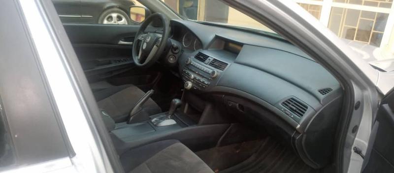 Honda Accord • 2010 • 130,240 km 7