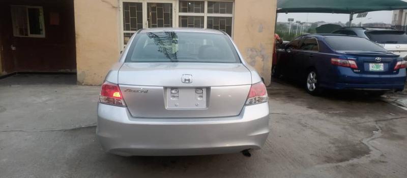 Honda Accord • 2010 • 130,240 km 2