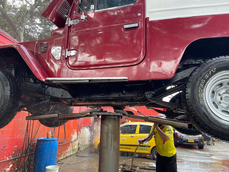 Toyota FJ Cruiser • 1978 • 100,000 km 5