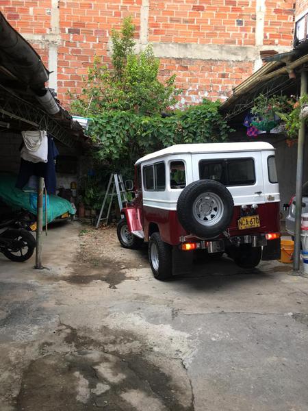 Toyota FJ Cruiser • 1978 • 100,000 km 6