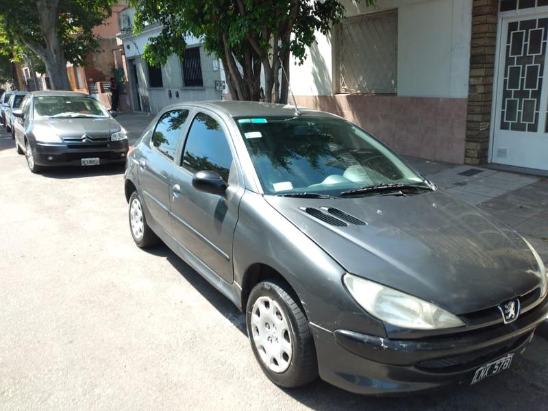 Peugeot 206 • 2012 • 104,000 km 3