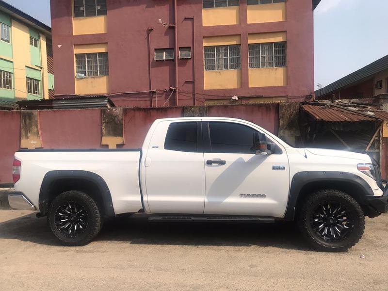 Toyota Tundra • 2017 • 40,000 km 11