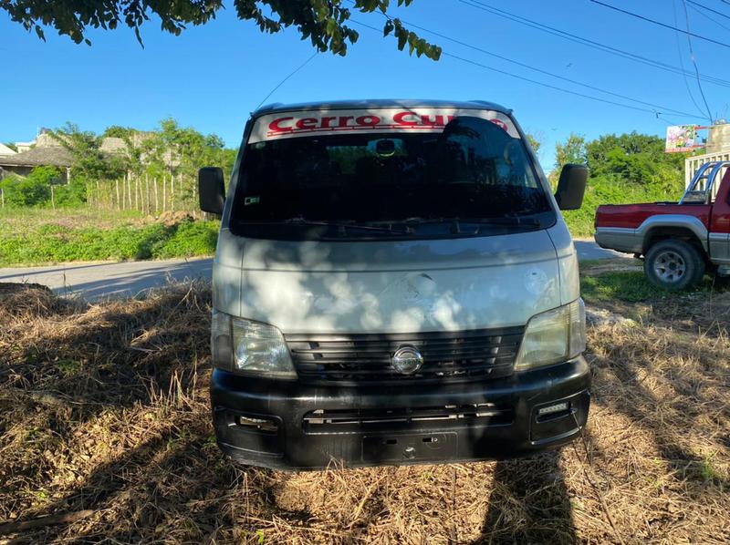 Nissan NV200 • 2003 • 180,000 km 2