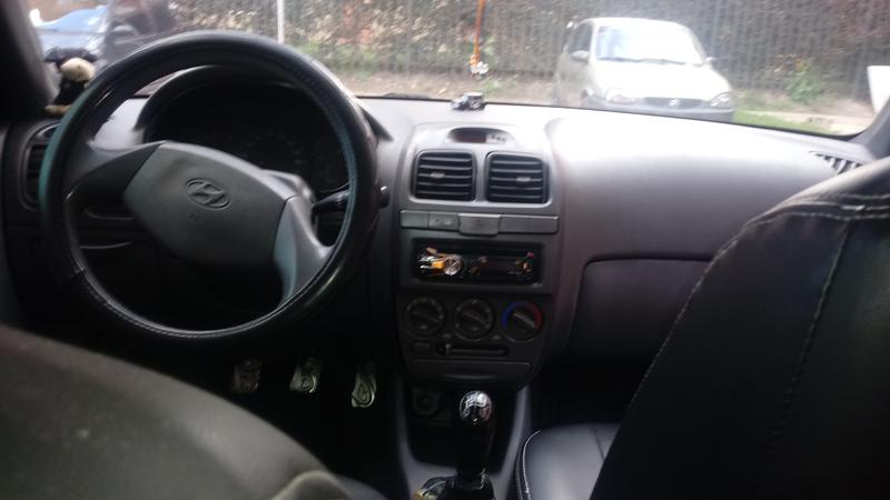 Hyundai Accent • 2002 • 165,640 km 3