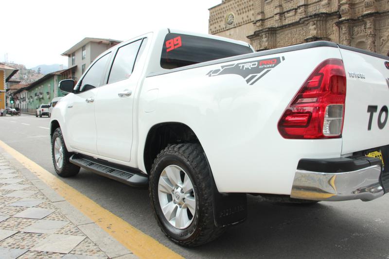 Toyota Hilux • 2016 • 60,000 km 2