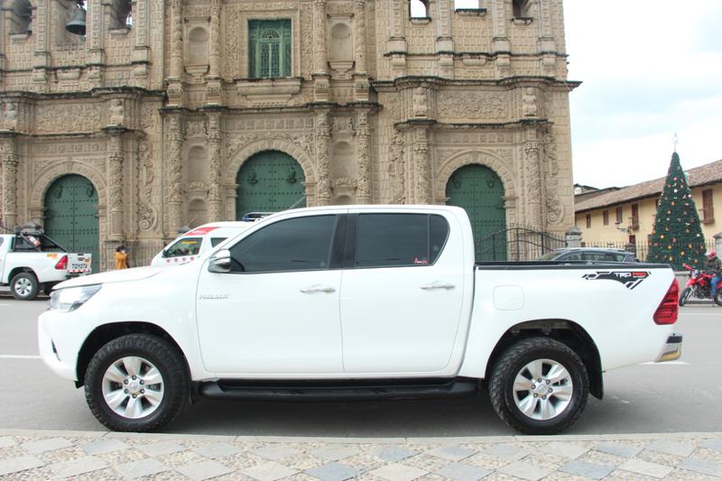 Toyota Hilux • 2016 • 60,000 km 1