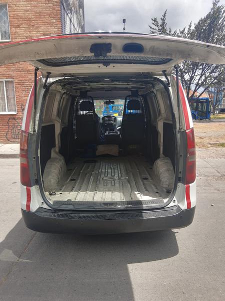 Hyundai H1 • 2010 • 185,000 km 5