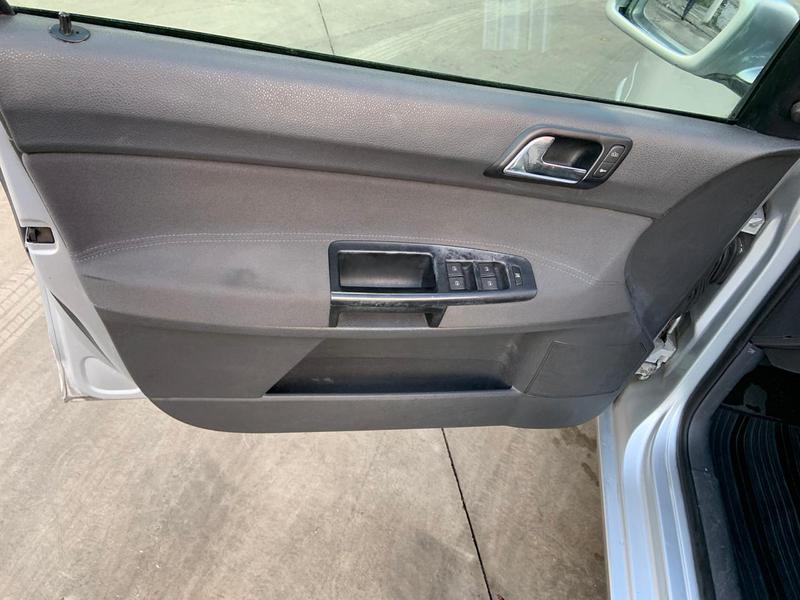 Volkswagen Bora • 2004 • 5 km 8