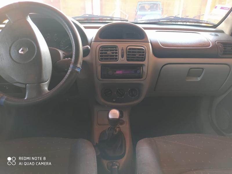 Renault Symbol • 2005 • 200,000 km 3