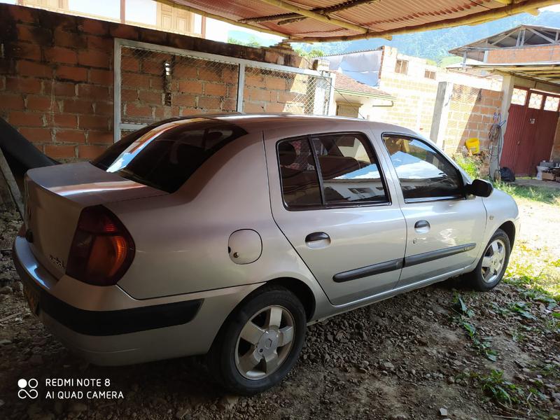 Renault Symbol • 2005 • 200,000 km 4