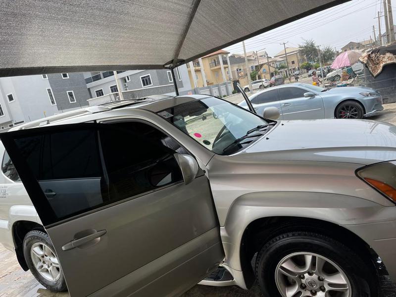 Lexus GX • 2005 • 165,336 km 1