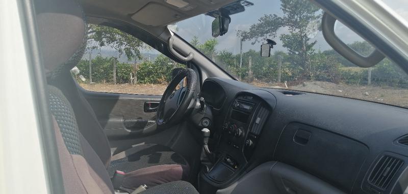 Hyundai Accent • 2010 • 278,000 km 7