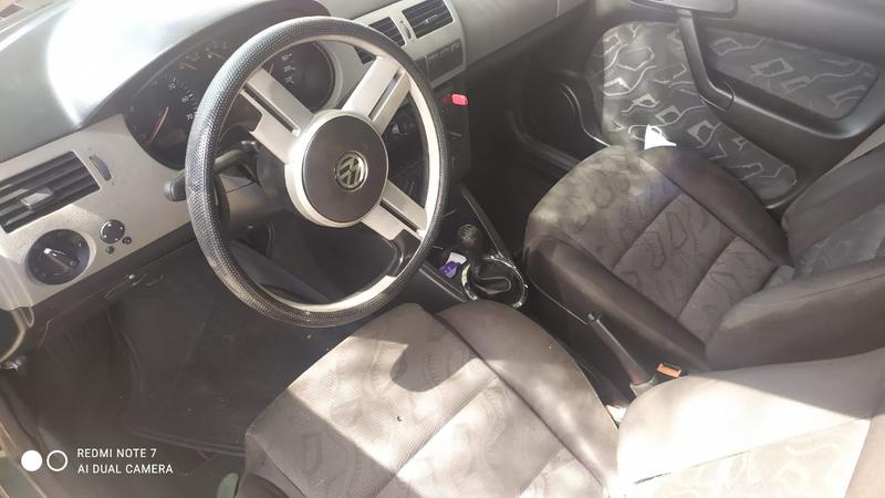 Volkswagen Gol • 2001 • 218,000 km 2