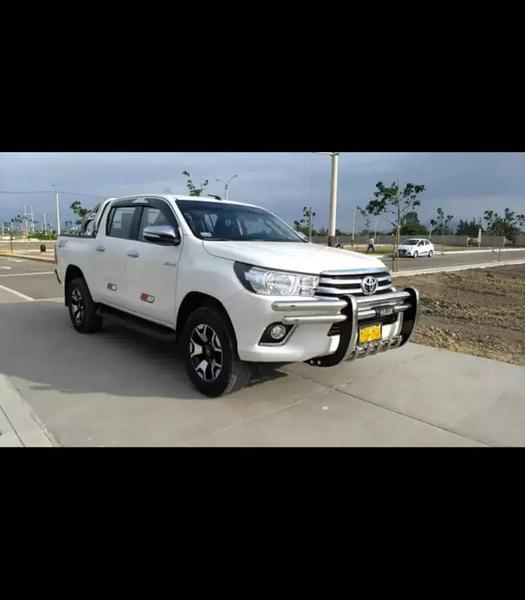 Toyota Hilux • 2016 • 95,000 km 4