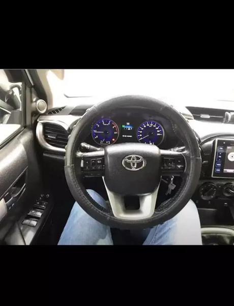 Toyota Hilux • 2016 • 95,000 km 2