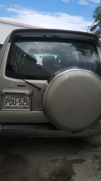 Mitsubishi Pajero • 2003 • 250,000 km 2