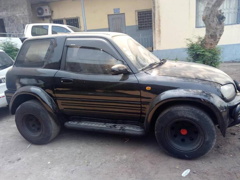 Toyota  • 1998 • 219,607 km 4