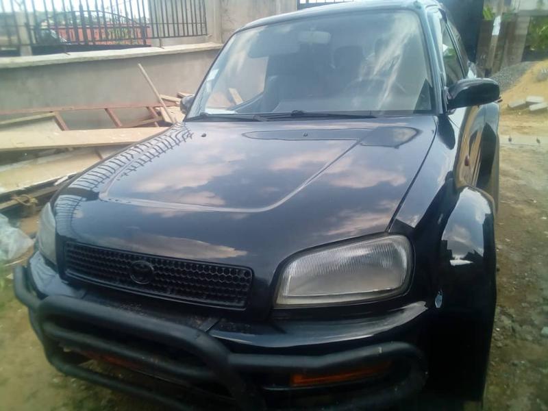 Toyota  • 1998 • 219,607 km 5