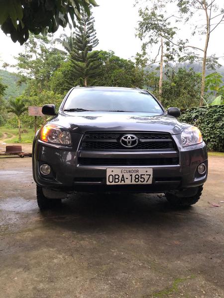 Toyota RAV4 • 2008 • 280,000 km 3