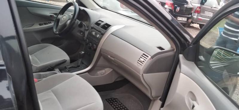 Toyota Corolla XEI • 2010 • 114,000 km 2