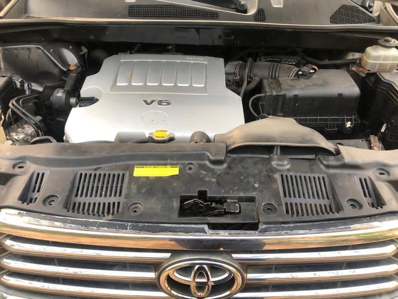 Toyota Highlander • 2010 • 61,825 km 4