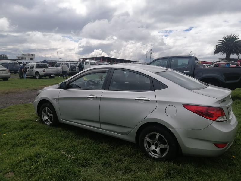 Hyundai Accent • 2013 • 157 km 1