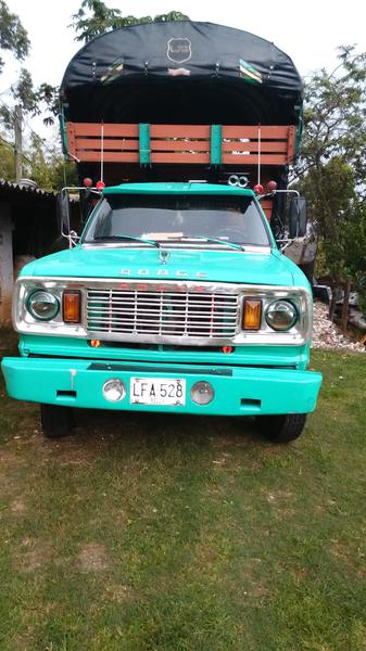 Dodge Grand Caravan • 1977 • 120,000 km 3