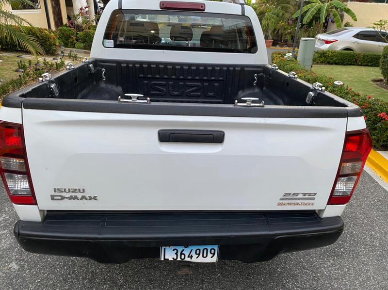 Isuzu D-MAX • 2017 • 11,111 km 4